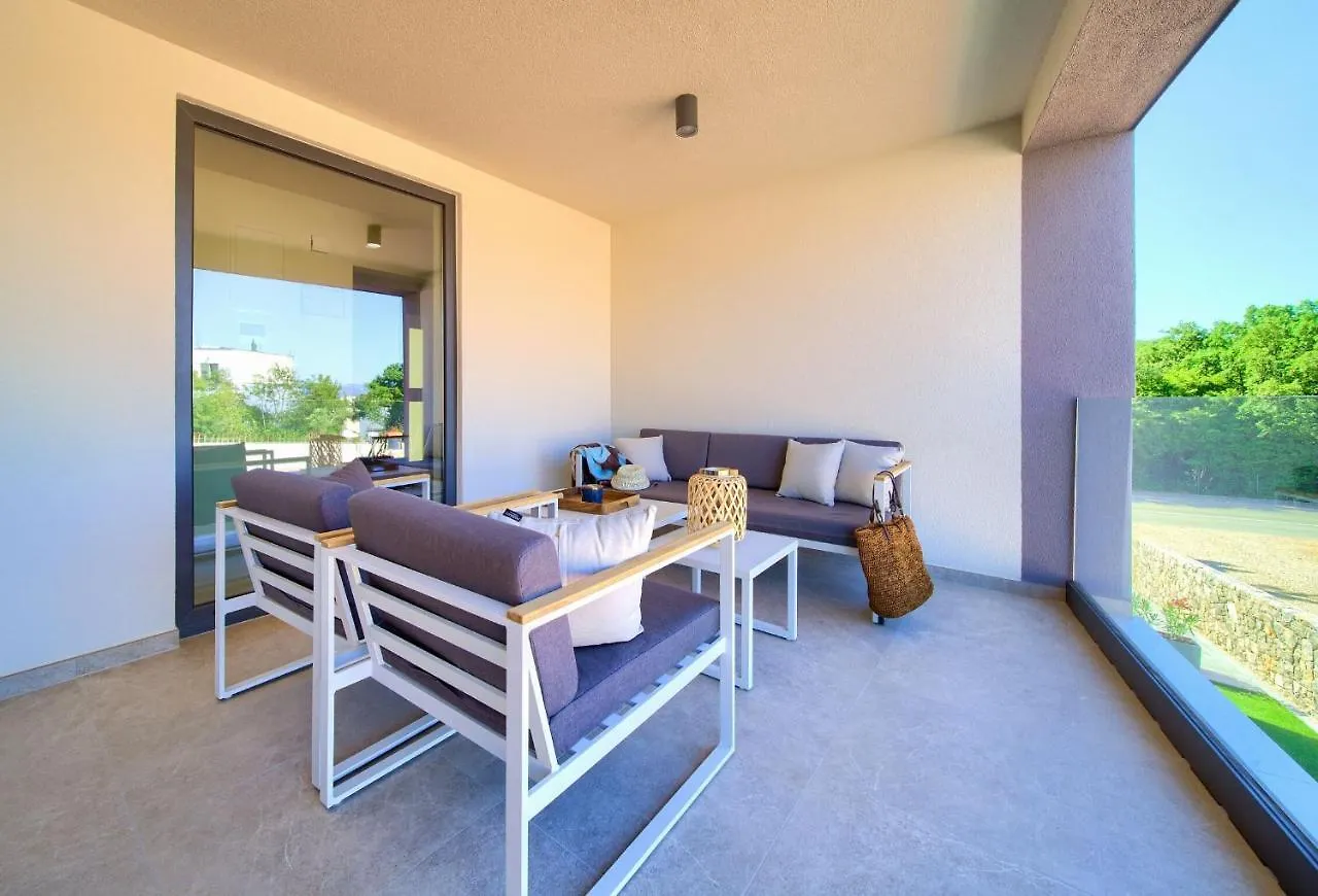 Apartments Sol Njivice Croatia