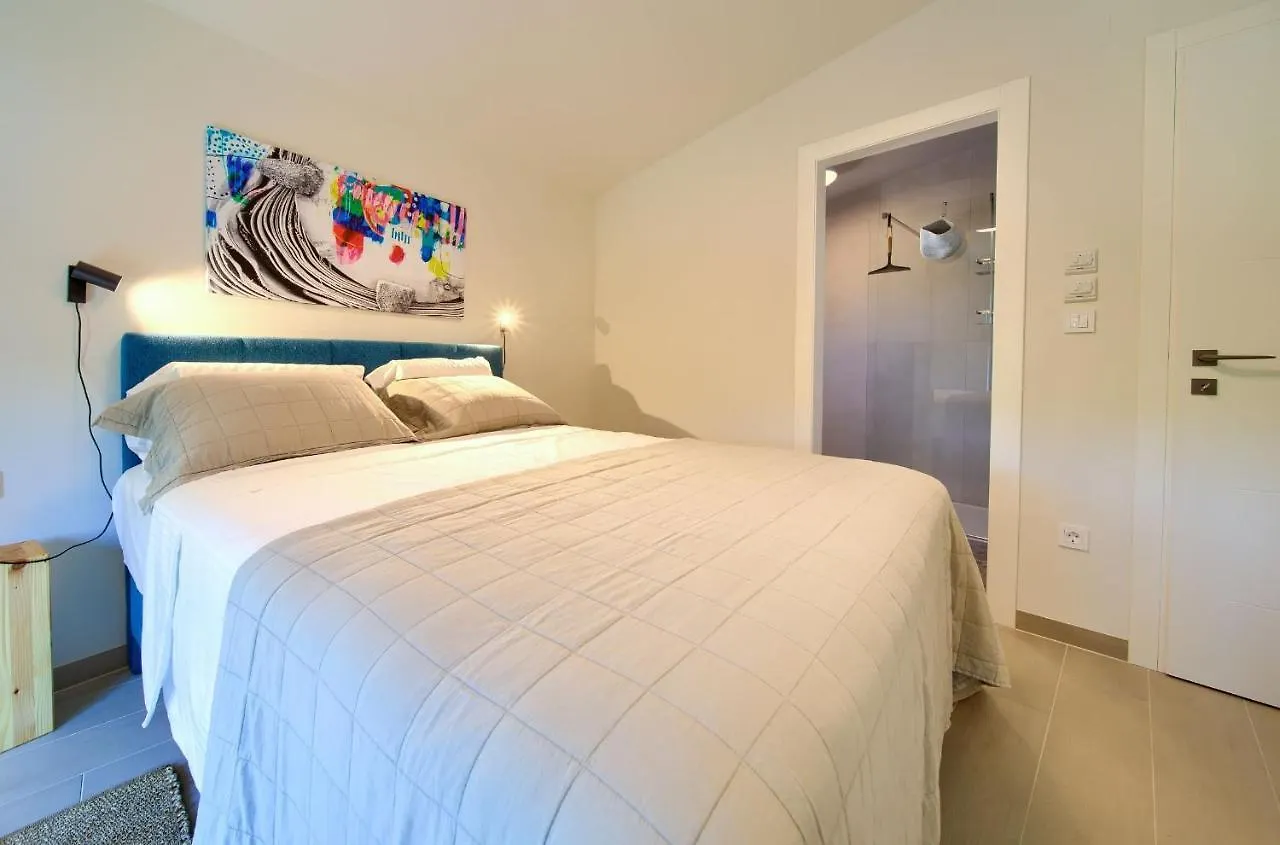Apartments Sol Njivice Croatia